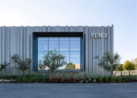 fendi riascente lavoro|fendi factory italy.